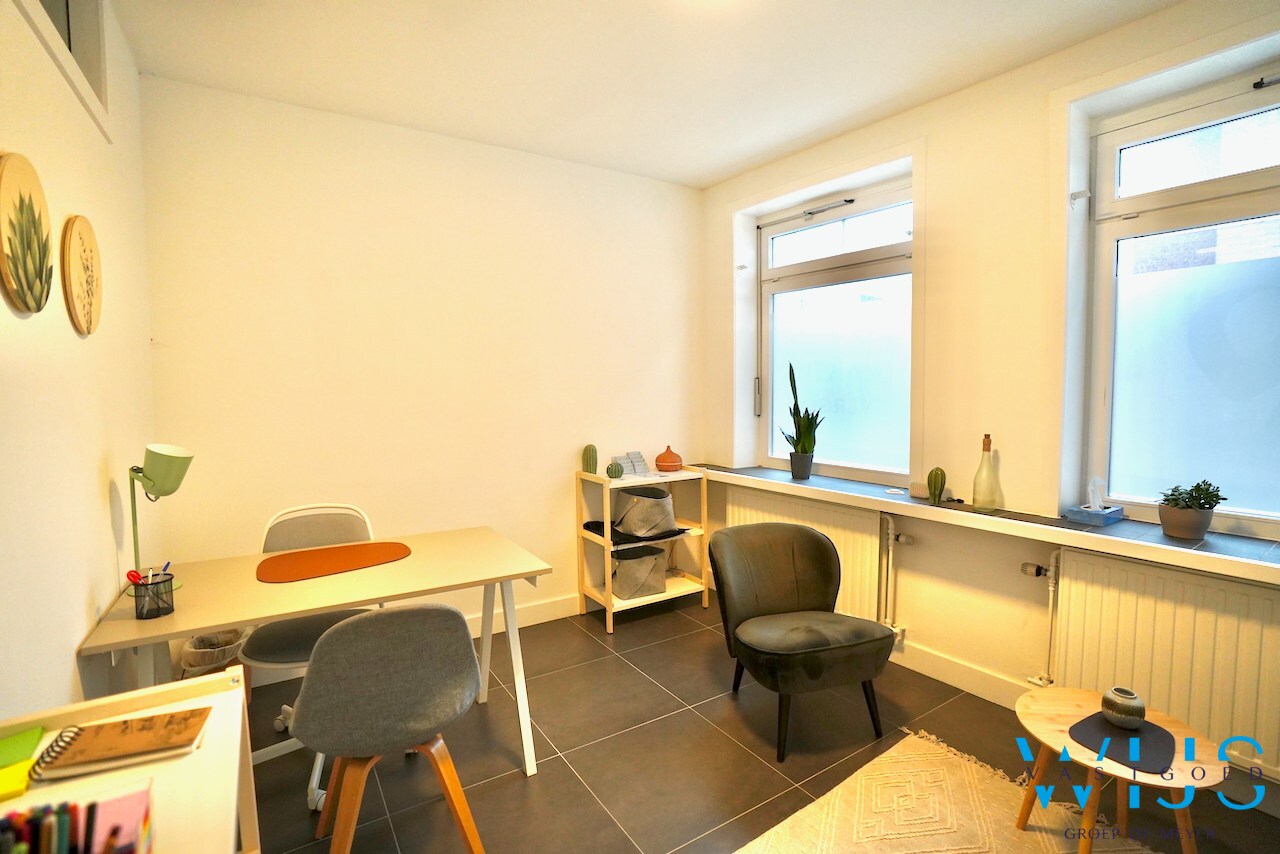 Zeer goed gelegen handelsruimte te CENTRUM EVERGEM ! 