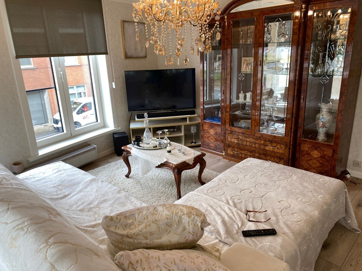 Ruim en lichtrijk appartement. 