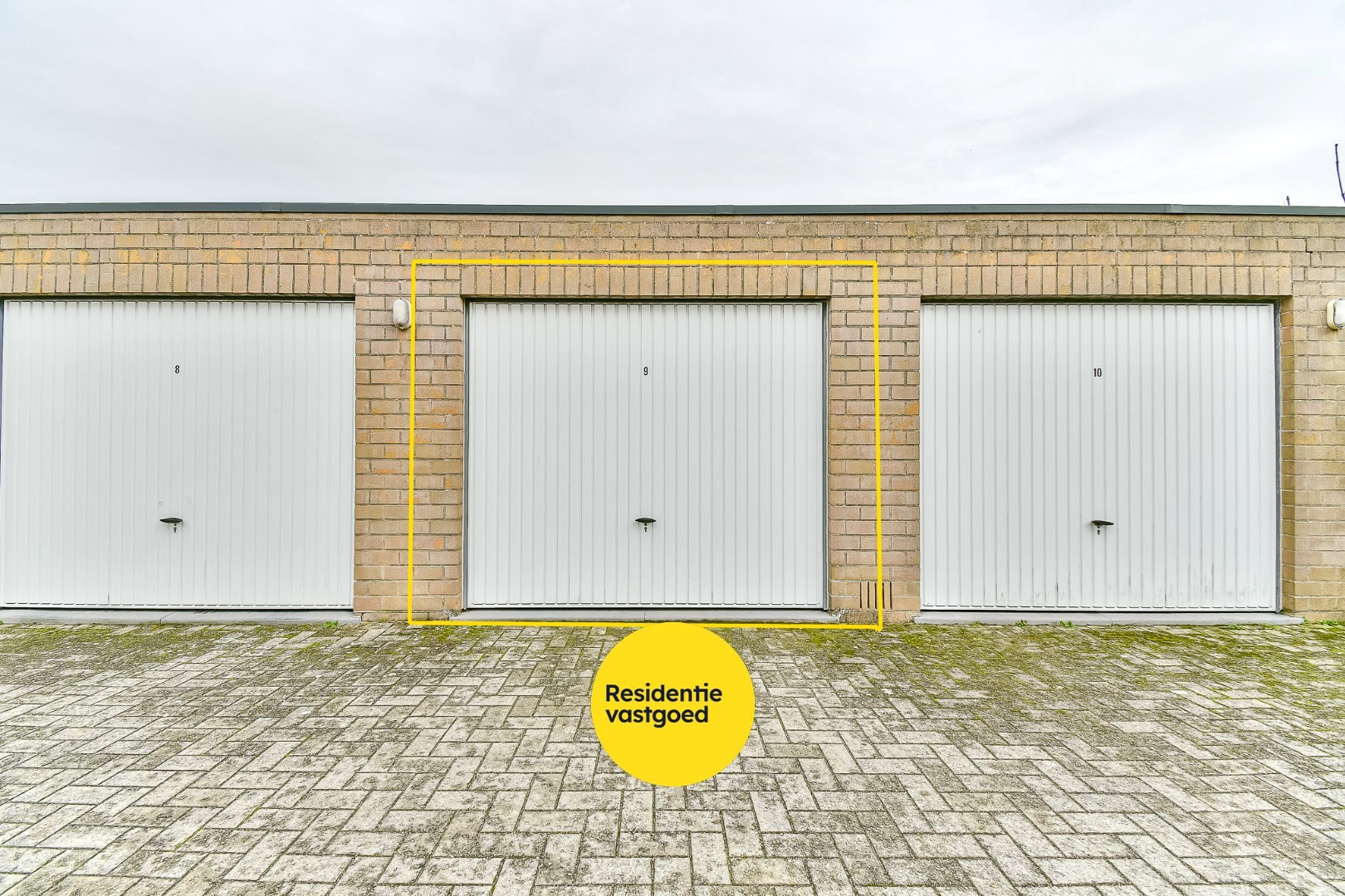 Dakappartement met 3 slaapkamers en garagebox in  centrum van Gistel 