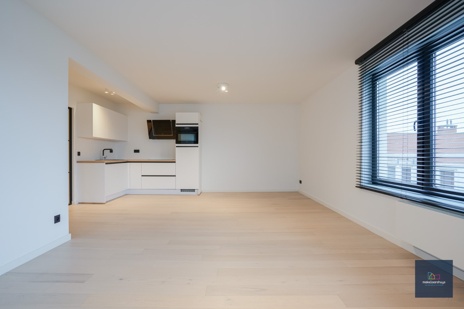 Instapklaar 3slp. app. met garage. 