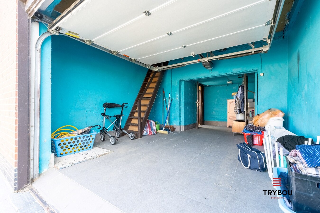 Verrassend ruime woning aan de rand van Houthulst op ruim perceel van 720m². 