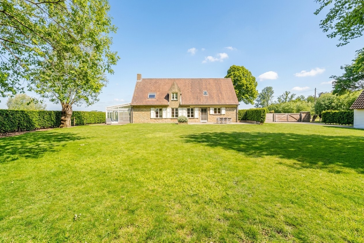 Alleenstaande topper met 3 slaapkamers nabij het Arboretum van Koekelare 