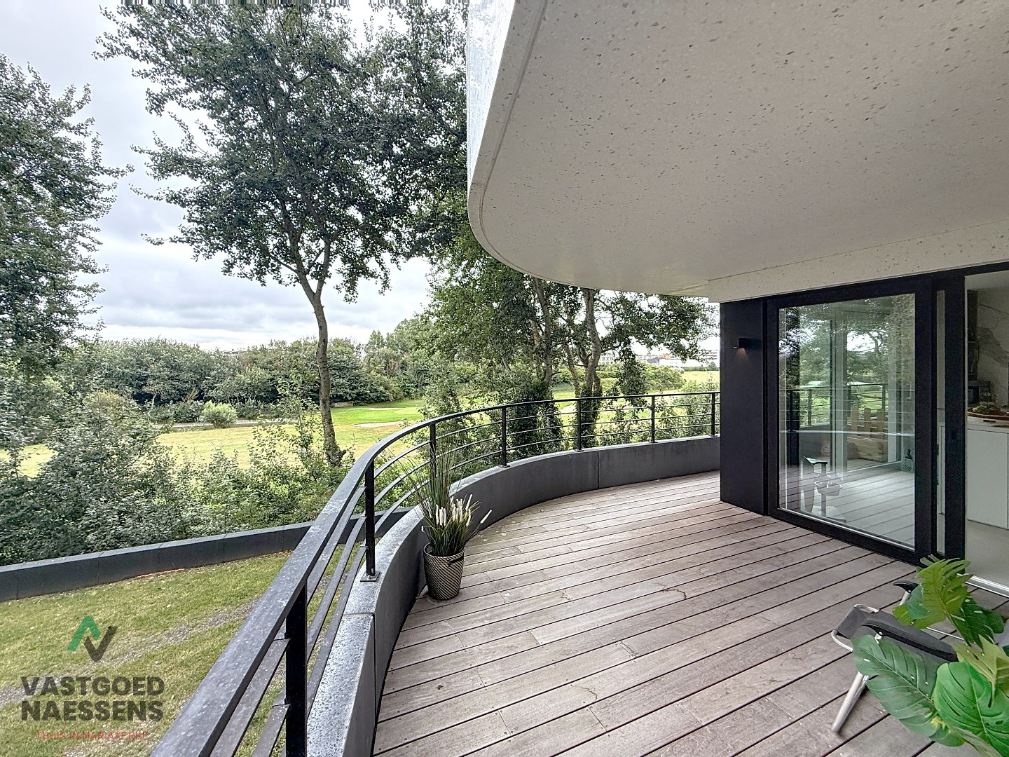 SCHITTEREND 2 SLPK AP - RIANT TERRAS - ZICHT OP GOLF 