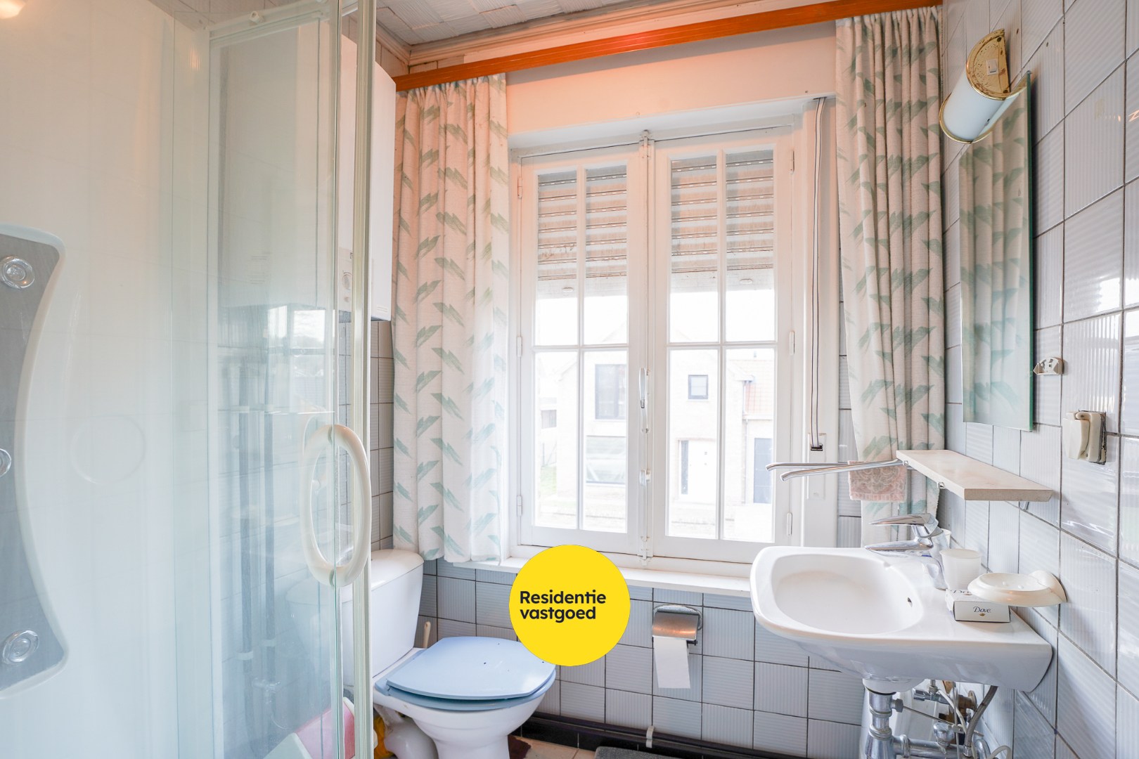 Ruime woning met zuidgerichte tuin te Sint-Michiels 