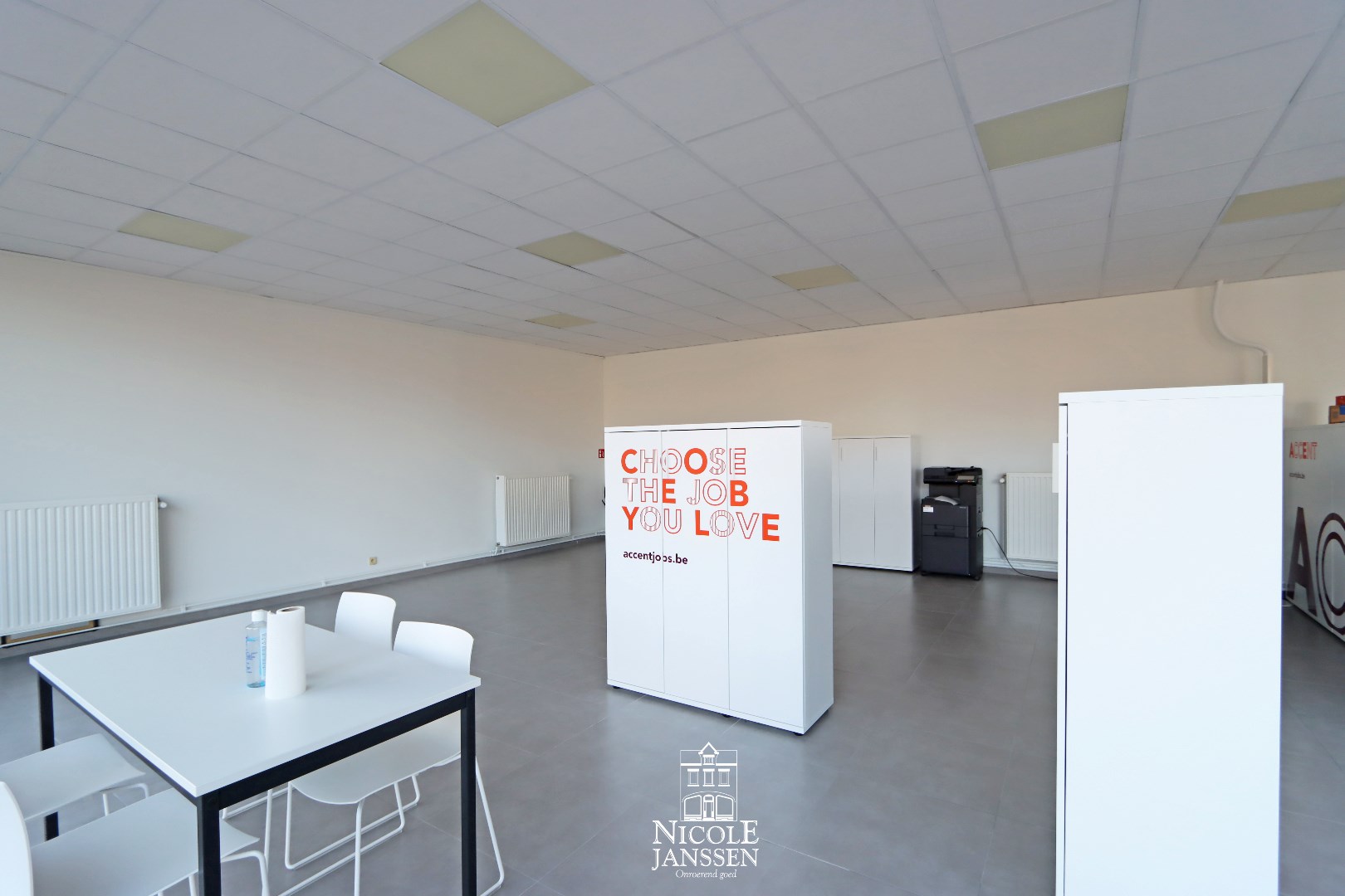 Gelijkvloers handelspand/kantoorruimte 