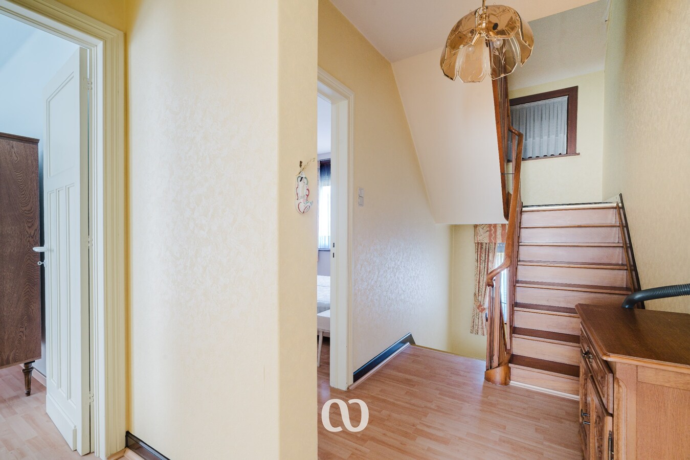 Stevige gezinswoning met 3 slaapkamers, garage en geïsoleerde zolder in Eine 