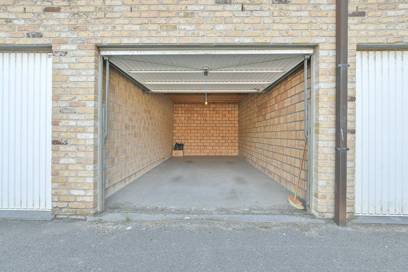 Te koop garage - De Haan