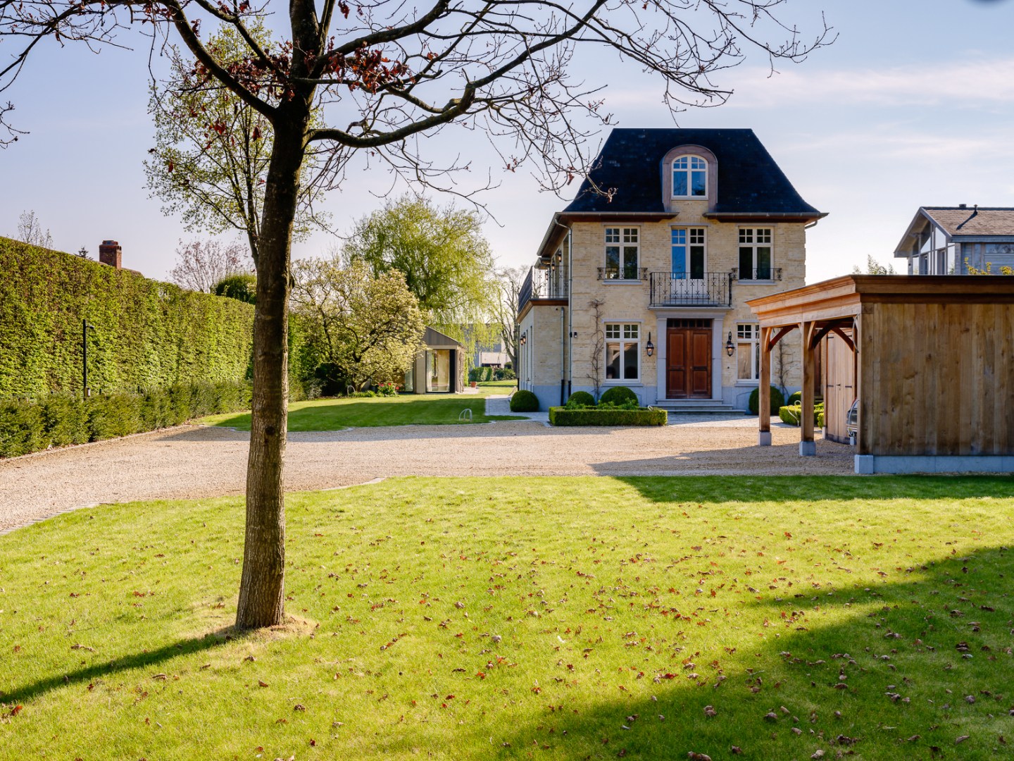 Exclusieve Franse manoir villa met bijhuis aan de Leie 