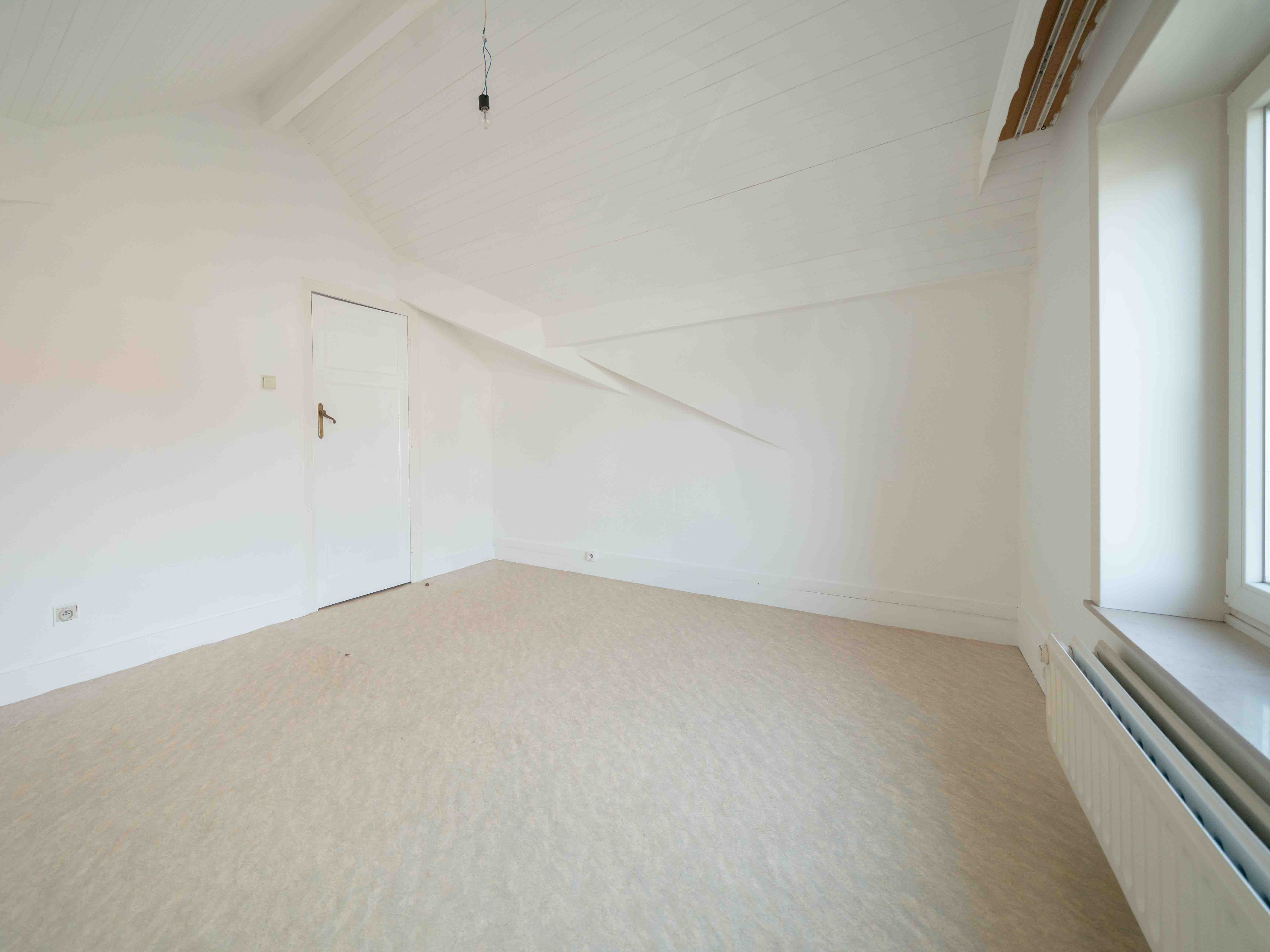 4-gevelwoning met prachtige tuin nabij alle faciliteiten 