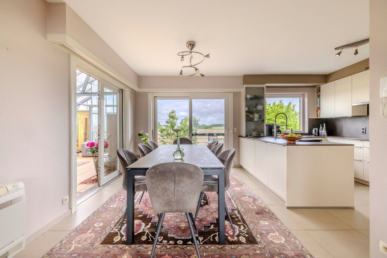 Ruime, landelijk gelegen woning op 65 are 