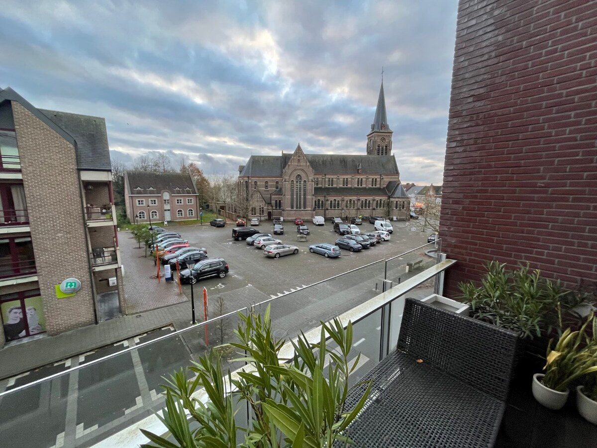 Bijzonder ruim 2-slpk-luxeappartement in centrum De Pinte 