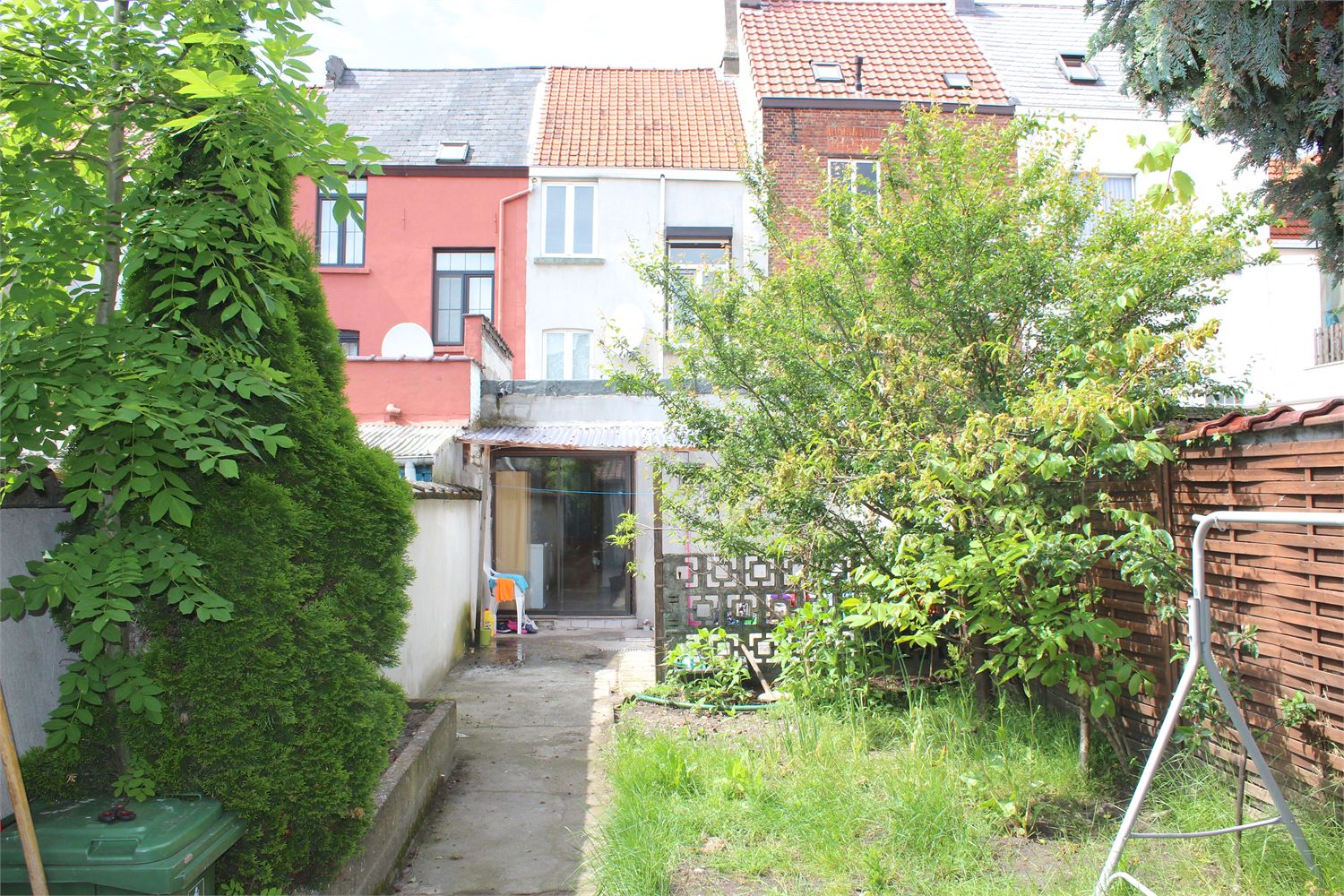 Gerenoveerde starterswoning met vele troeven 