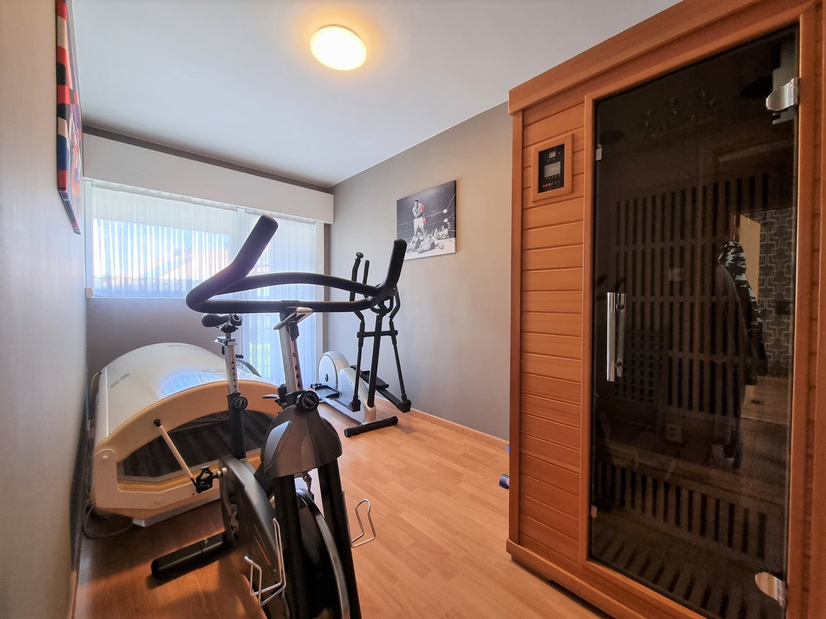 Leuke gezinswoning met 4 slaapkamers, tuin &amp; garage - Zeebrugge 