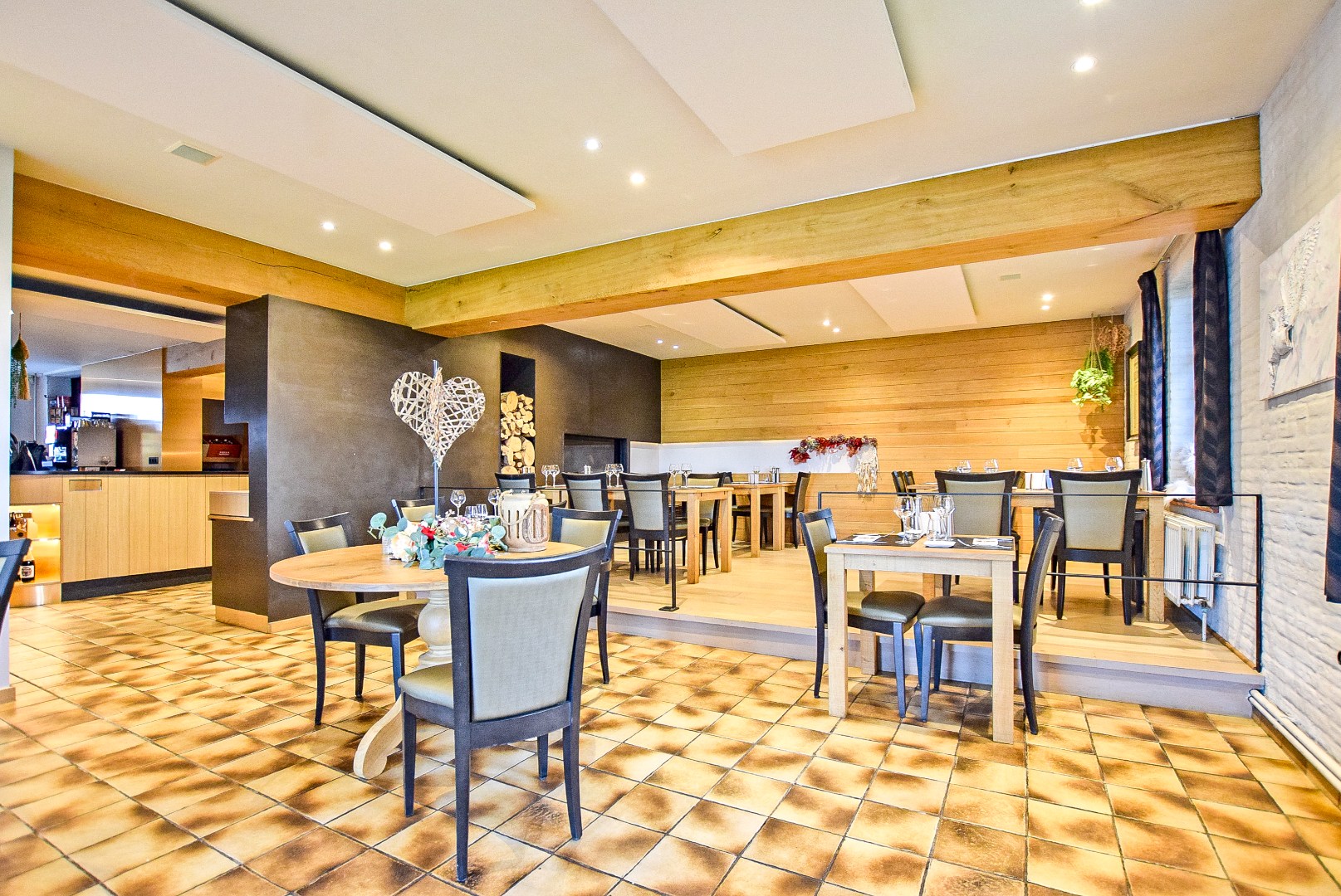 Restaurant met privéwoning en 2 B&amp;B-kamers op 4.370 m² 