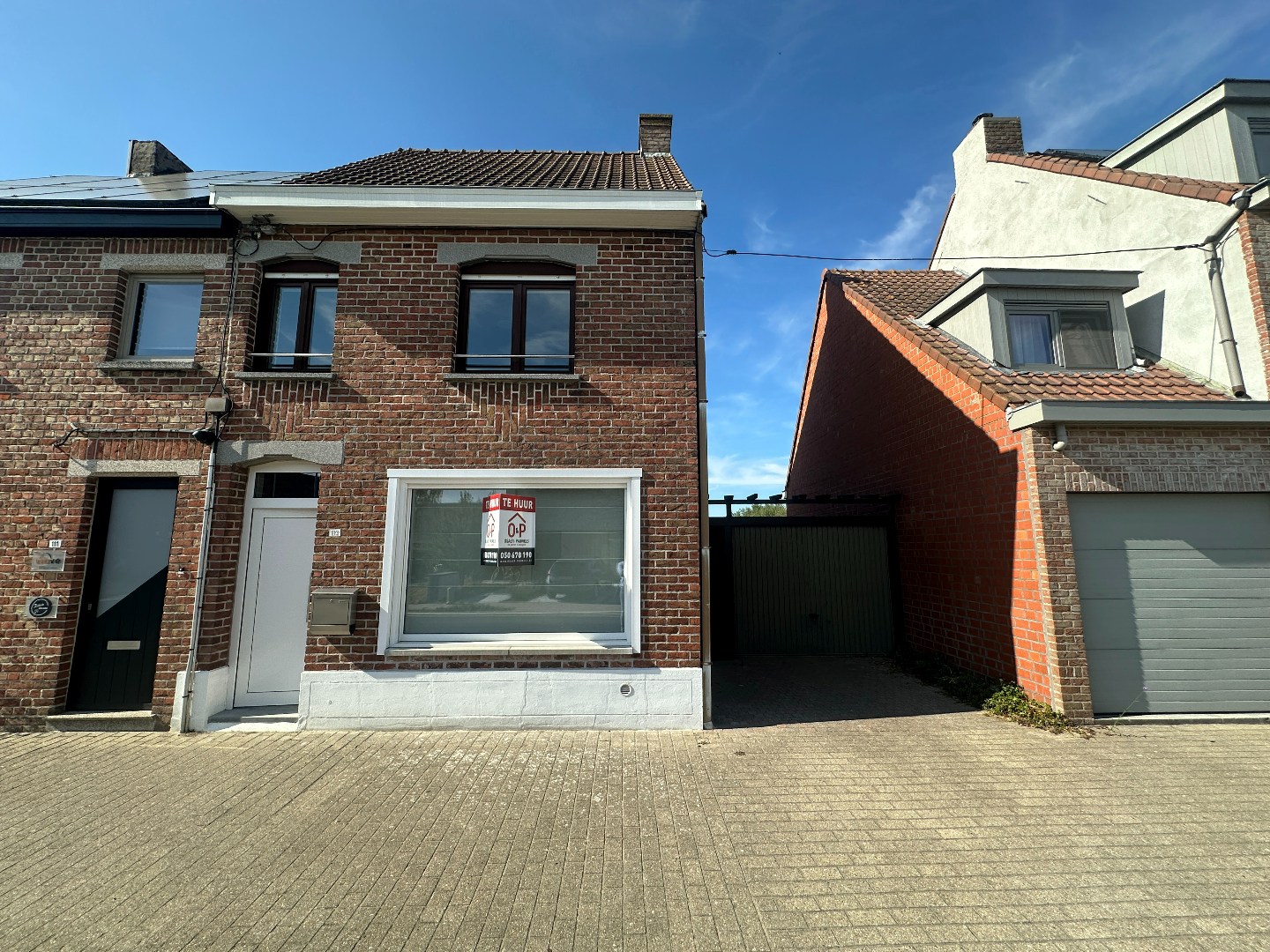 Instapklare woning met 2 slpk, garage en tuin, Aartrijke. 