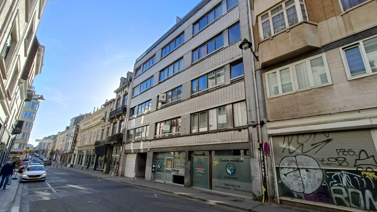 Ruim studio met terras in Elsene 