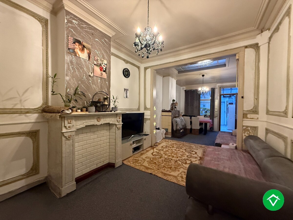 Rijwoning met 2 slaapkamers en koer te Roeselare 