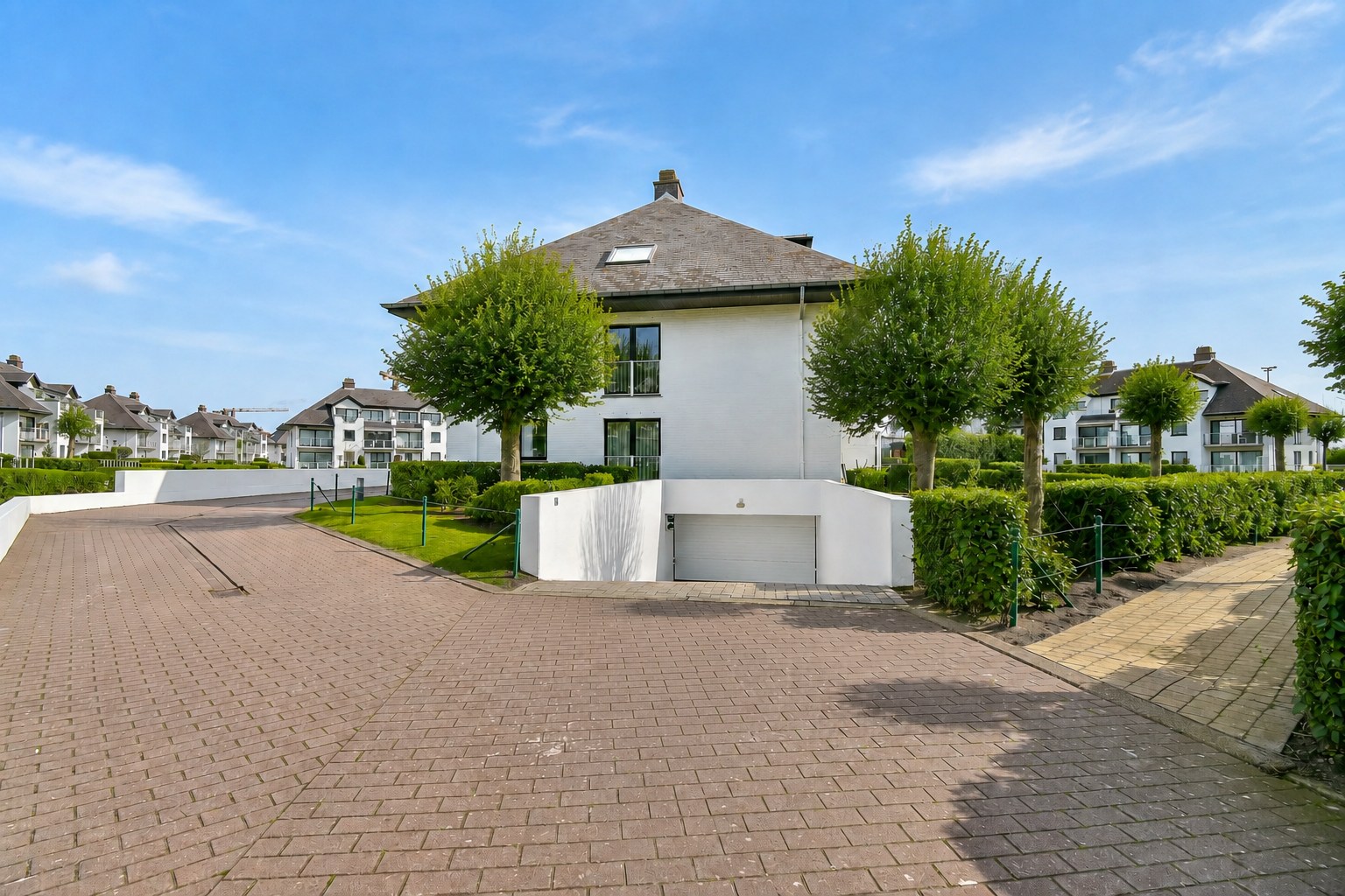 Afgesloten garagebox 