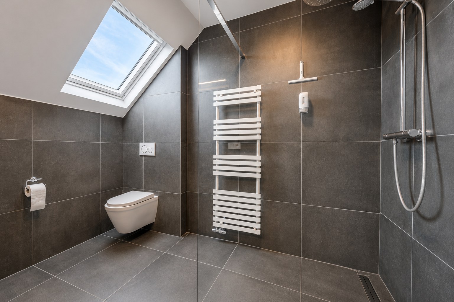 Energiezuinige villa met exclusieve wellness en polyvalent bijgebouw in Oostende 