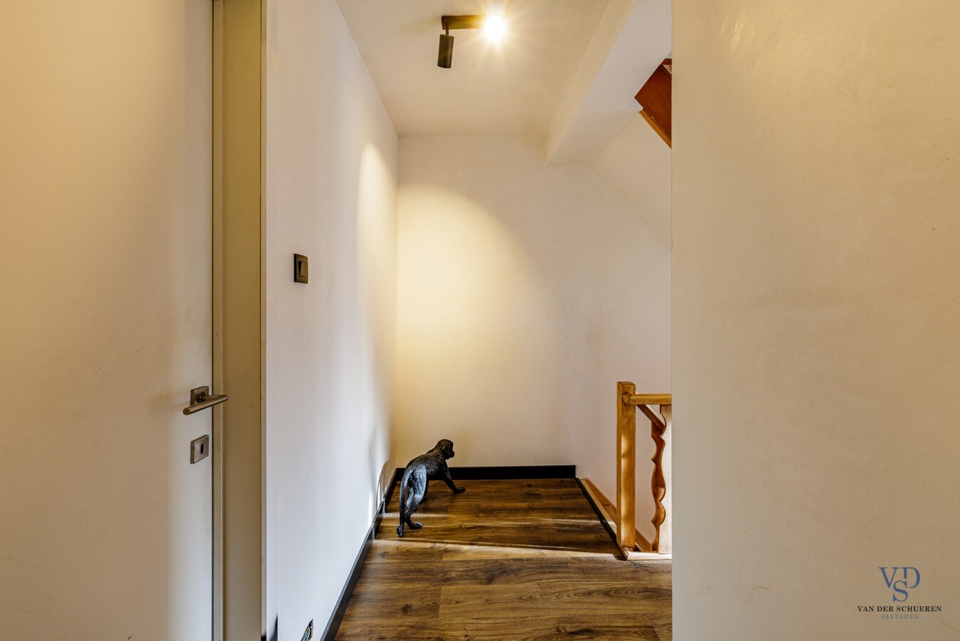 Ruime, deels gerenoveerde Half Open Bebouwing 