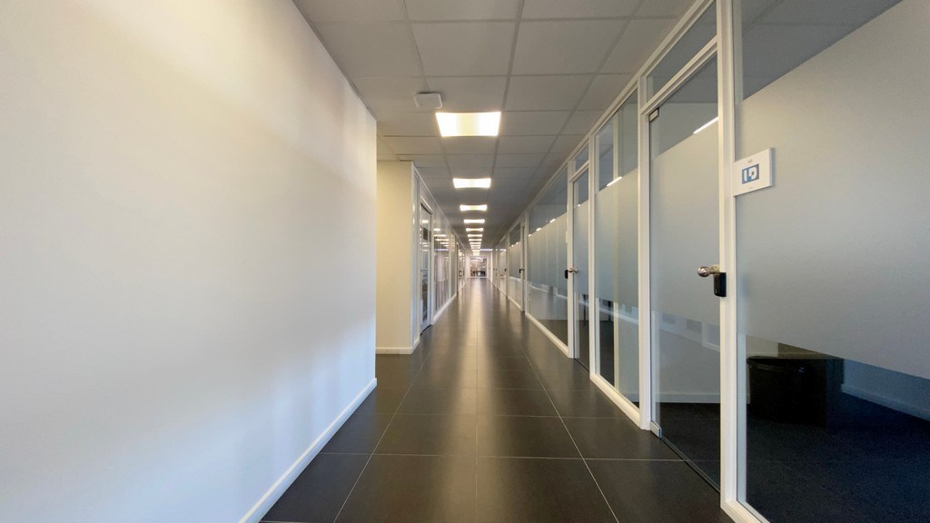 Gemeubelde kantoren in Idola Bedrijvencentrum in Lochristi