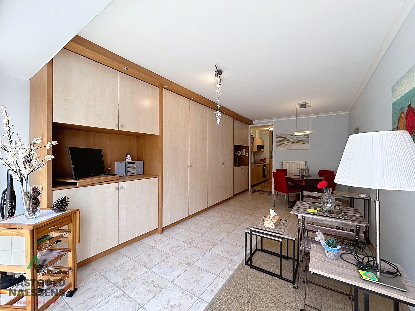 Studio prête à emménager avec vue latérale sur la mer 