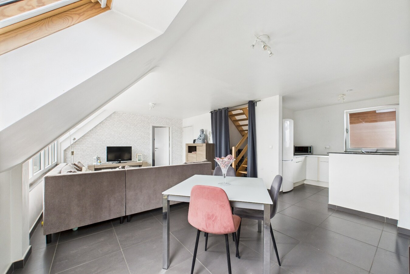 Appartement moderne "DUPLEX" en plein centre-ville avec garage. IDEAL INVEST ! 