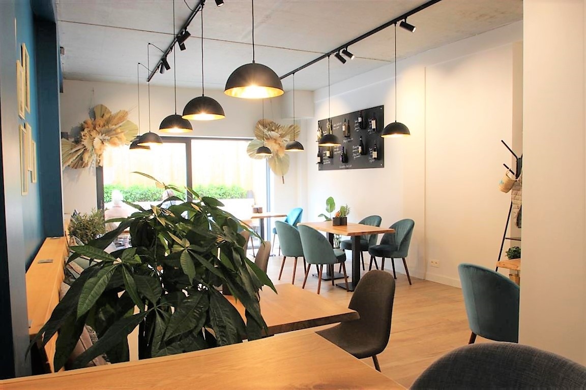 Exclusief investeringshandelspand met terras achteraan - Knokke 