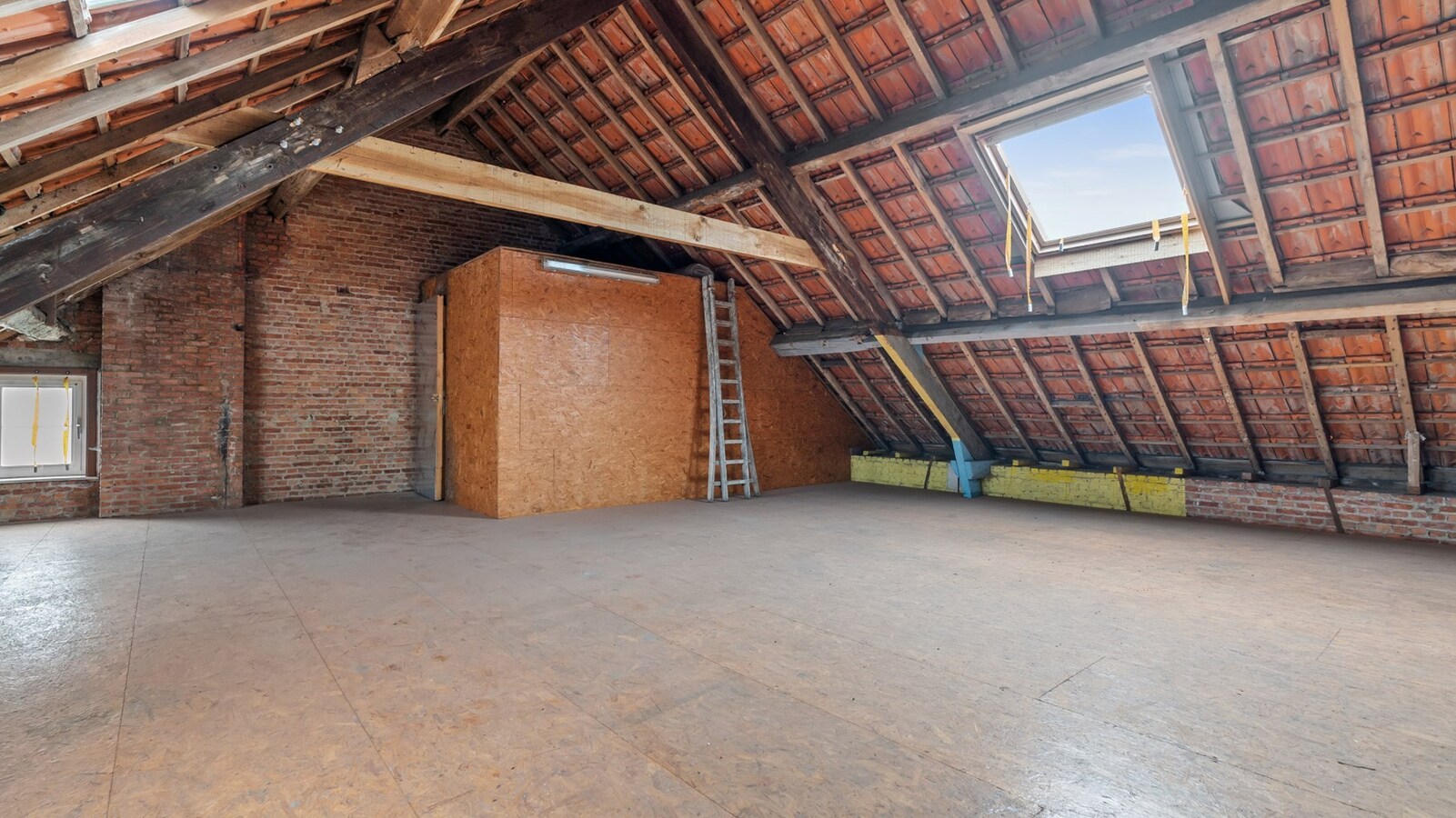 SINT JORIS WINGE - Ruime woning met grote tuin en 4-6 slpk 