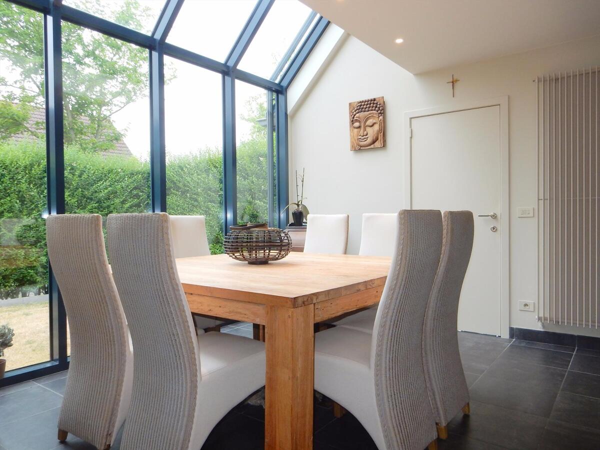 Alleenstaande villa met zonnige tuin op fantastische locatie 