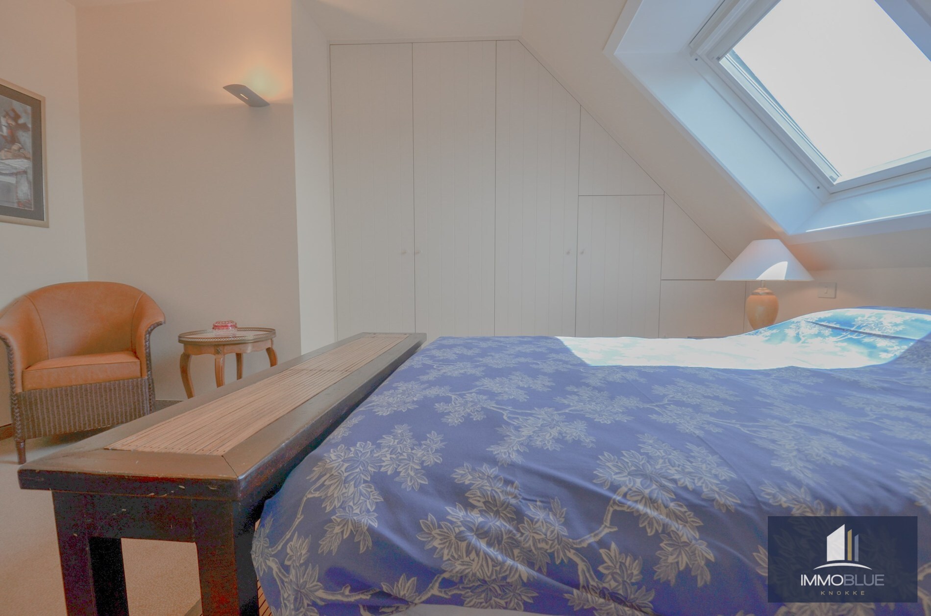 Stijlvol duplexappartement met zonnige terrassen en open zicht op de villa’s van het Zoute. 