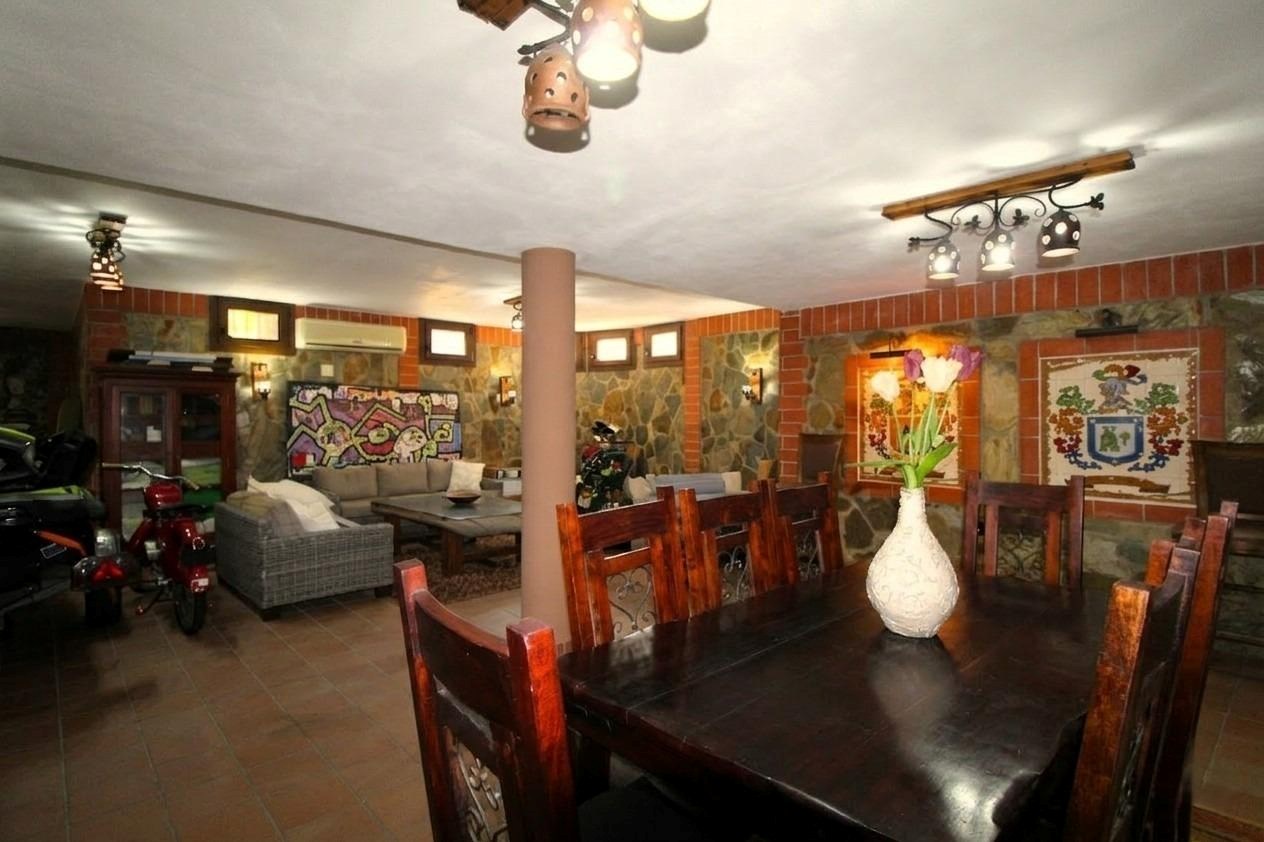 Villa te koop in Badajoz