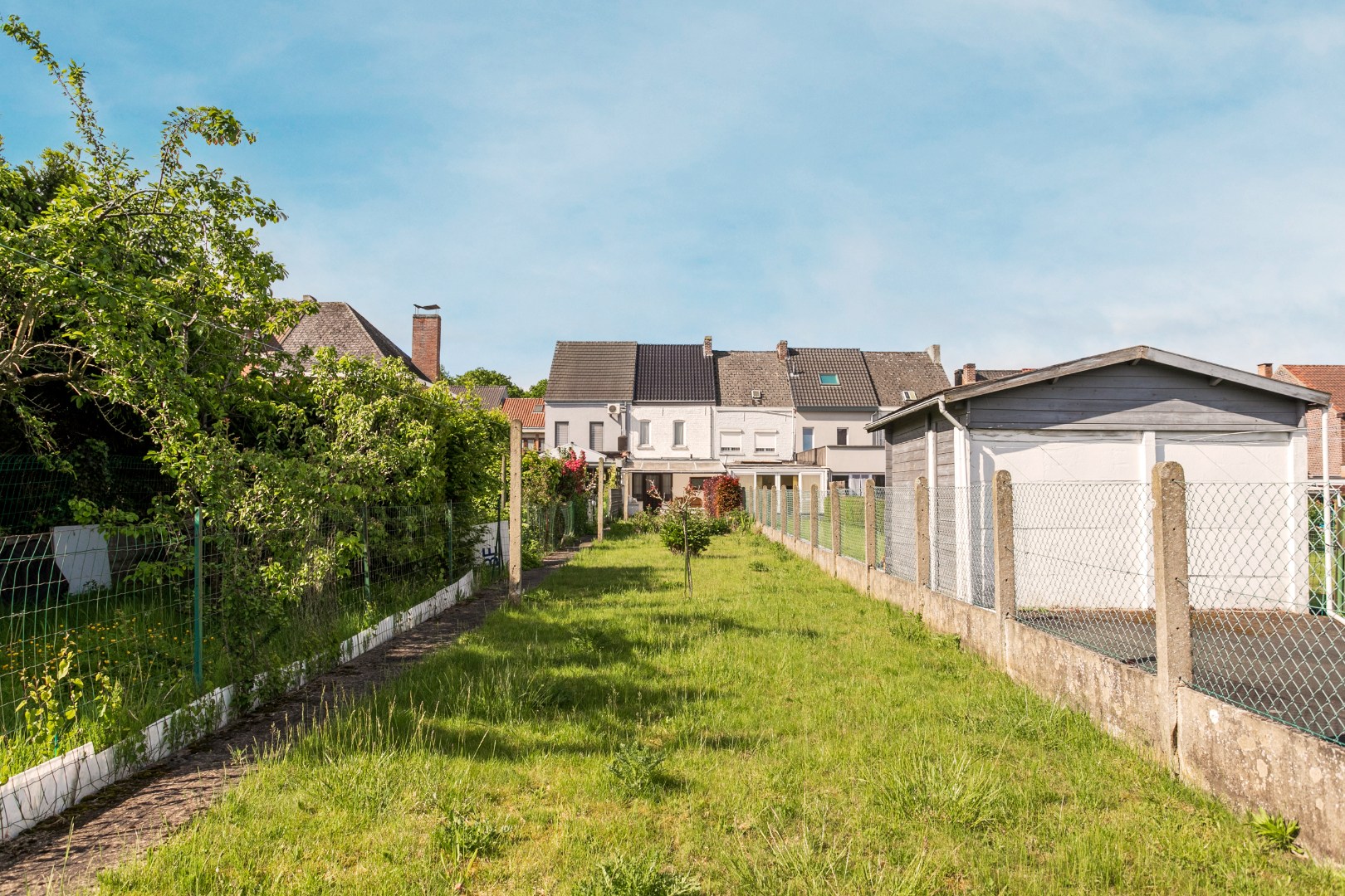 Te renoveren woning met 3 slpk te Buizingen 