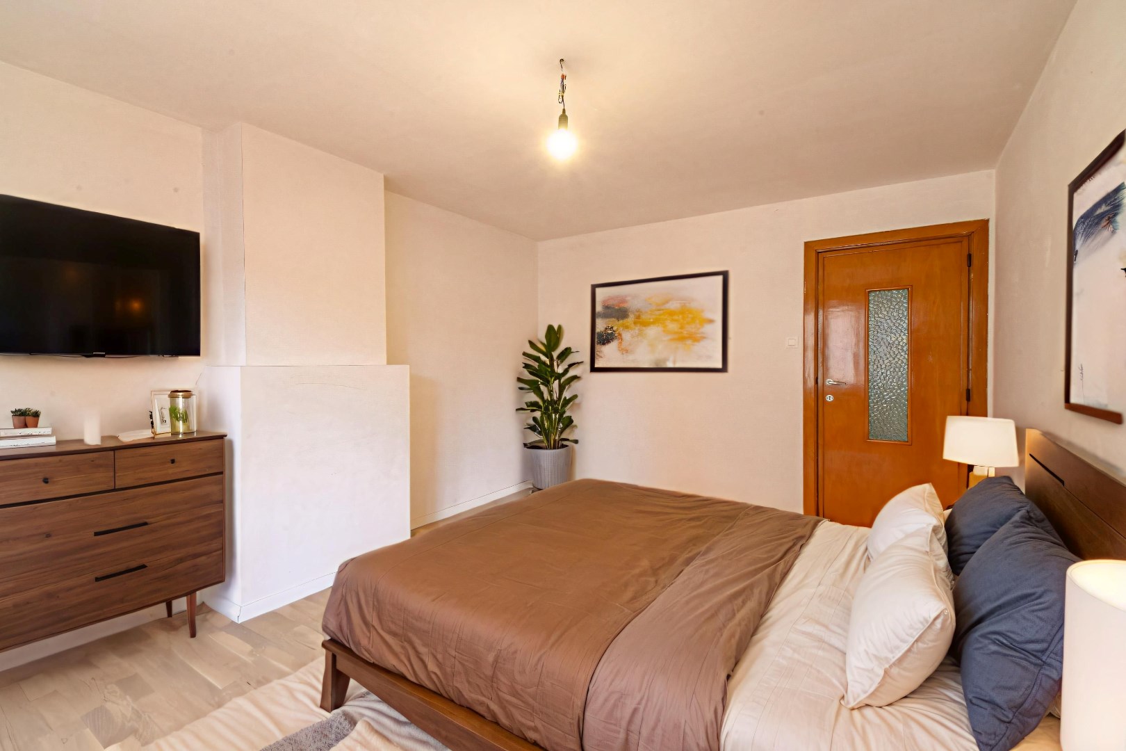 Instapklare gerenoveerde rijwoning in het centrum van Gistel 