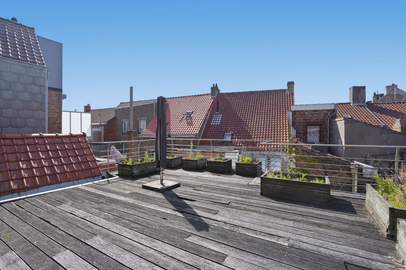 Multifunctionele woning met handelsruimte in hartje Veurne. 