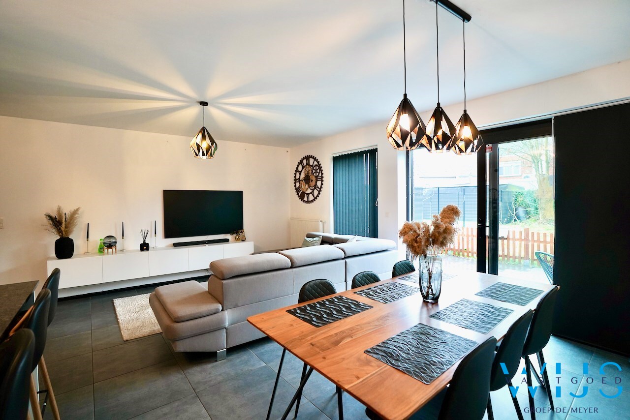 Instapklaar &amp; energiezuinig woonhuis te Zelzate ! 