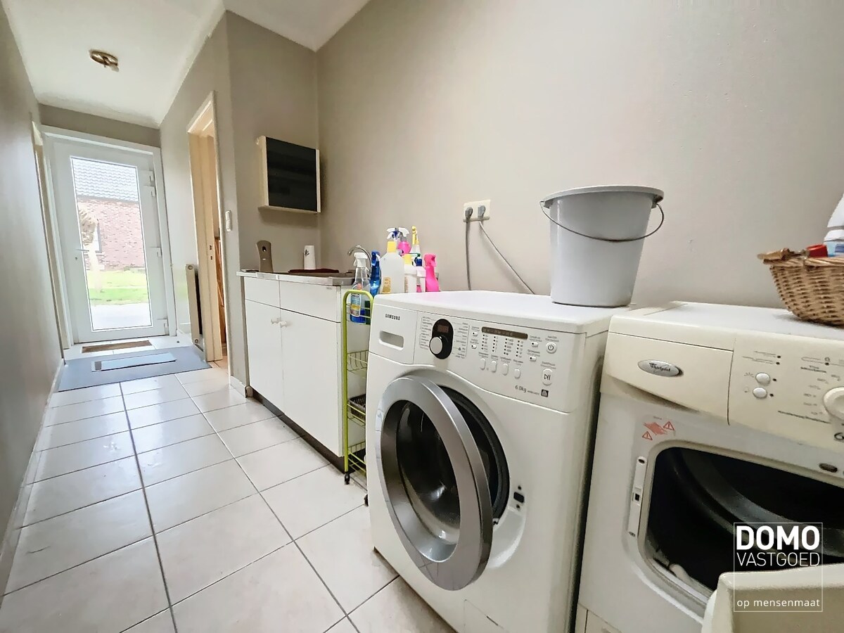 Half open bebouwing met 3 slaapkamers te Herk-de-Stad - 161m² 