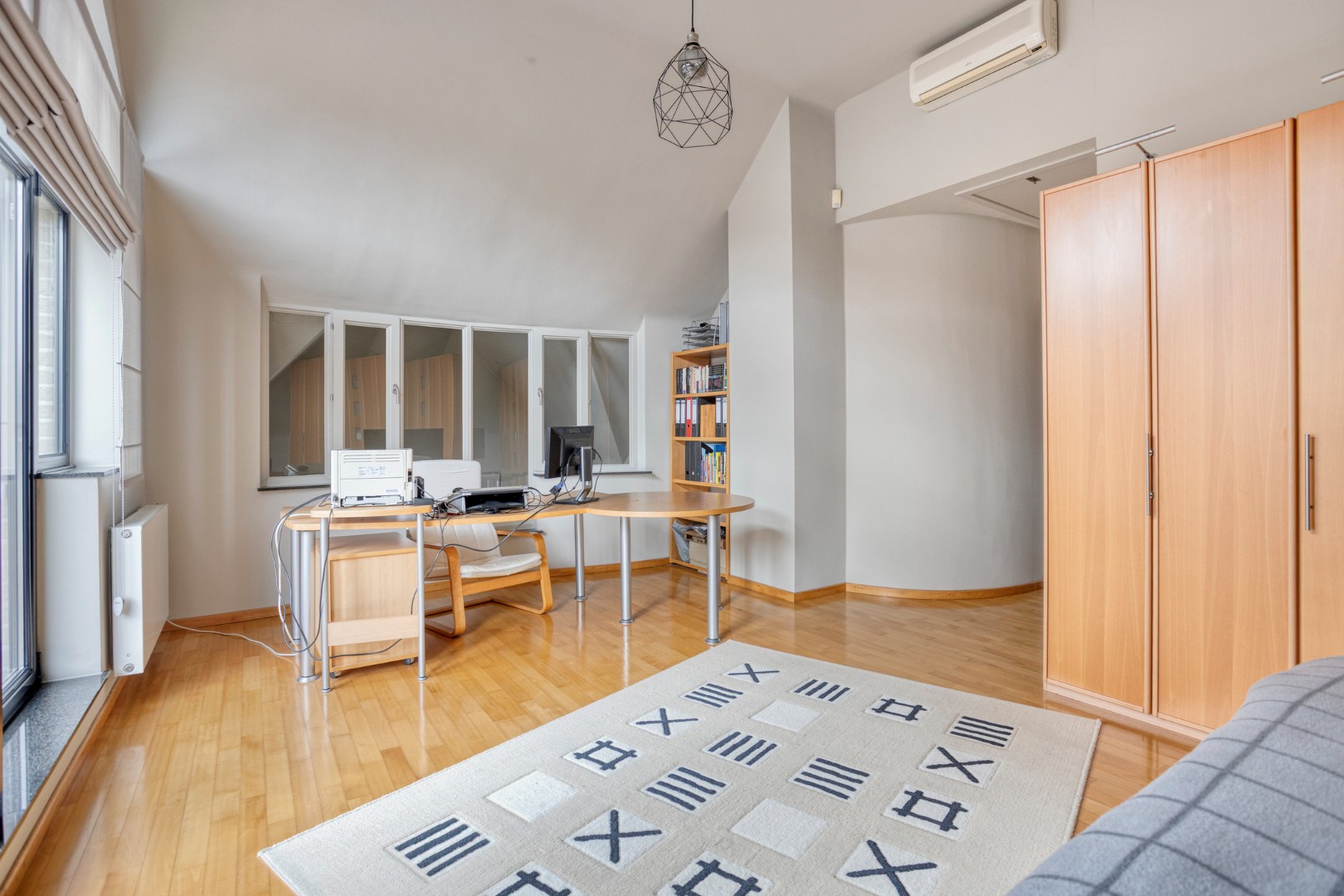 Slaapkamer 2 met bureau