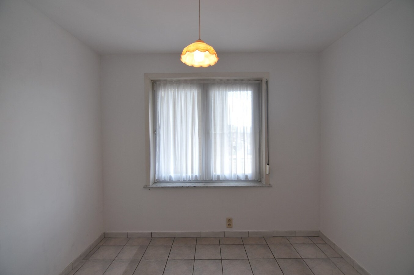 Instapklaar en lichtrijk appartement met 2 slaapkamers en garage 
