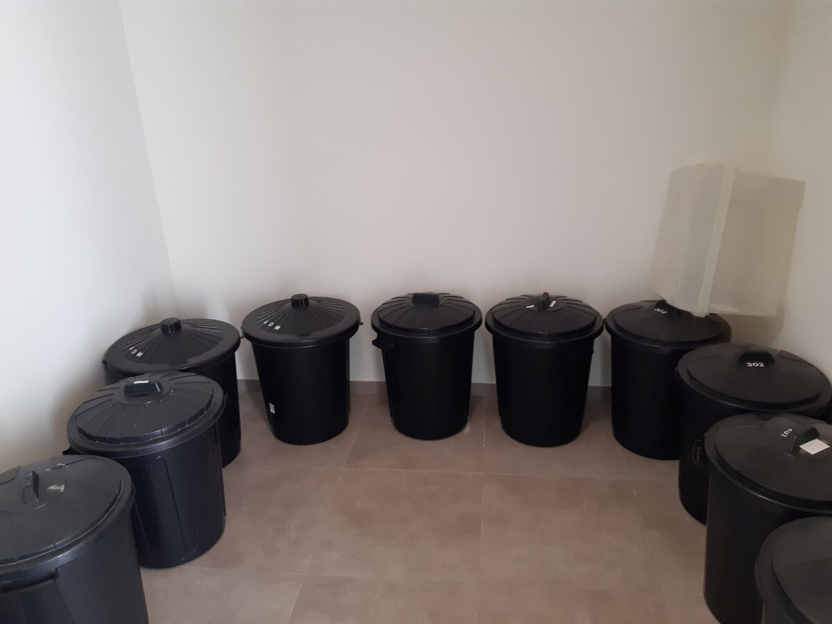 Gelijkvloers appartement met terras. 