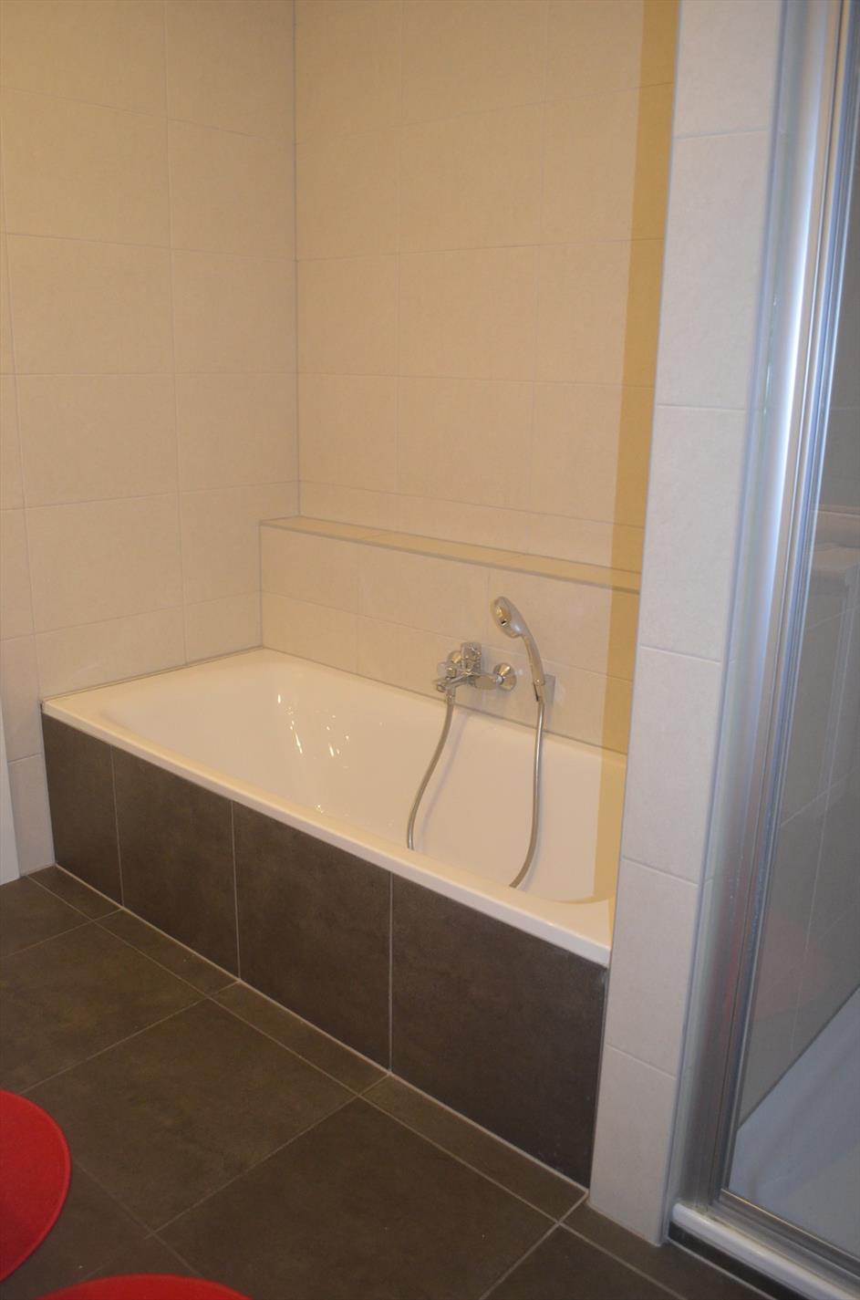 Appartement met 2 slpks, terras en garage te centrum Maldegem 