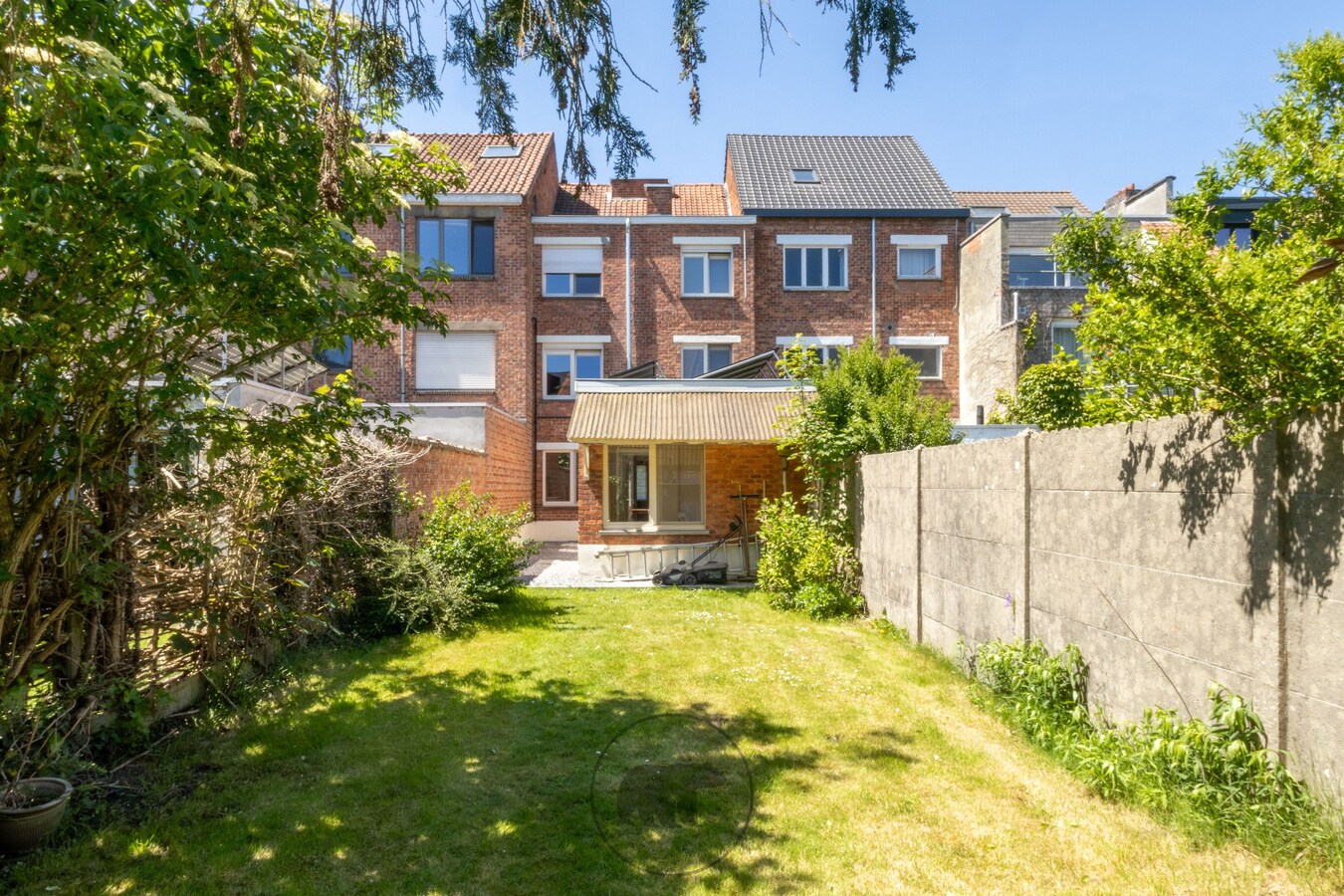 Ruime instapklare gezinswoning met tuin nabij UZ-Gent 