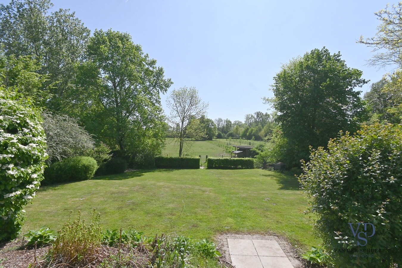 Exclusief en tijdloos wonen met exceptionele zichten. 