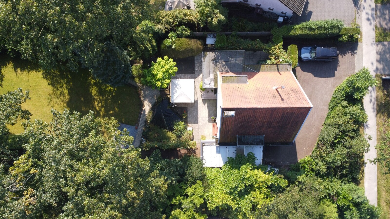 Karaktervolle villa op een perceel van  1.779 m² te Schilde op wandelafstand van het centrum 