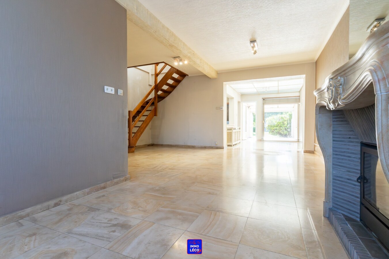 3 façades en excellent état d'entretien, beaux volumes, jardin de 340m² SUD-EST ! 