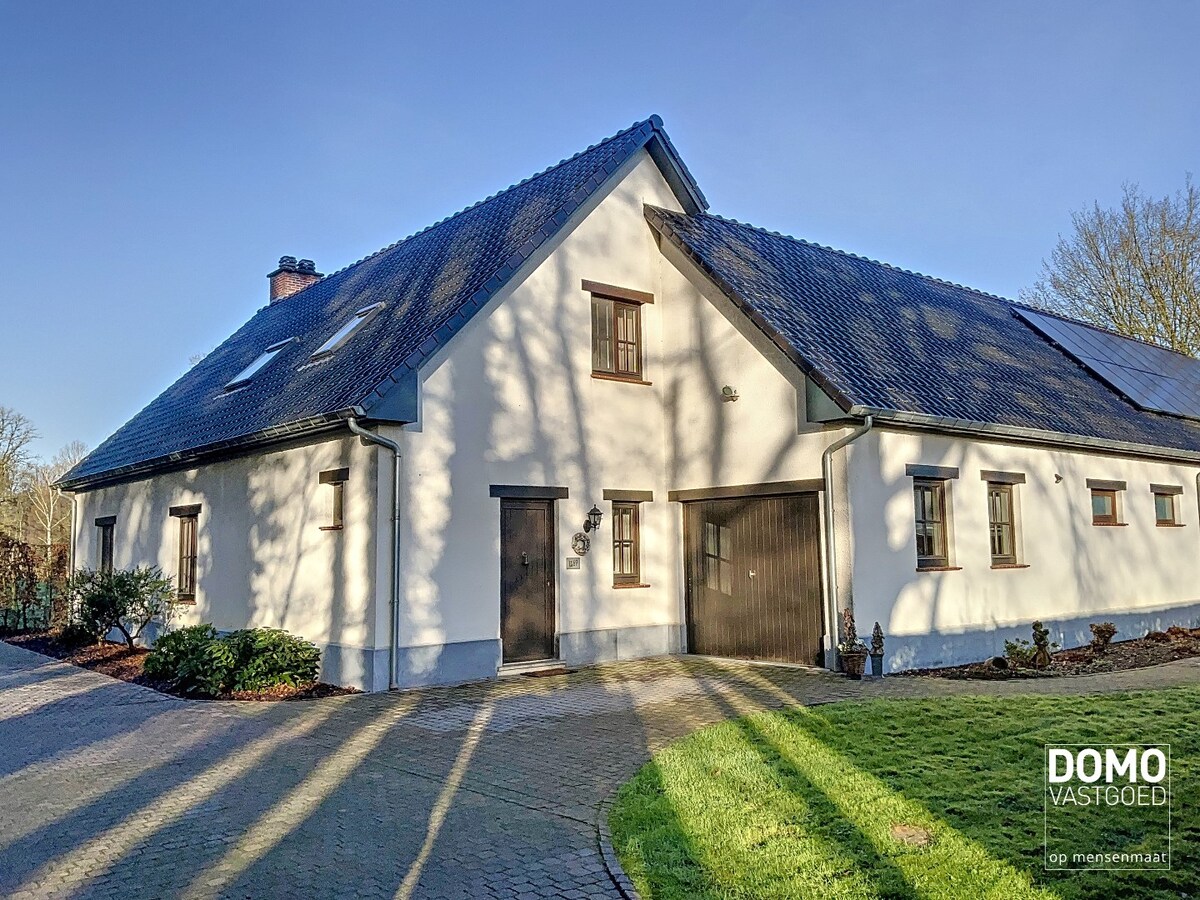 Authentieke open bebouwing met uniek uitzicht en dit in een groene omgeving. 