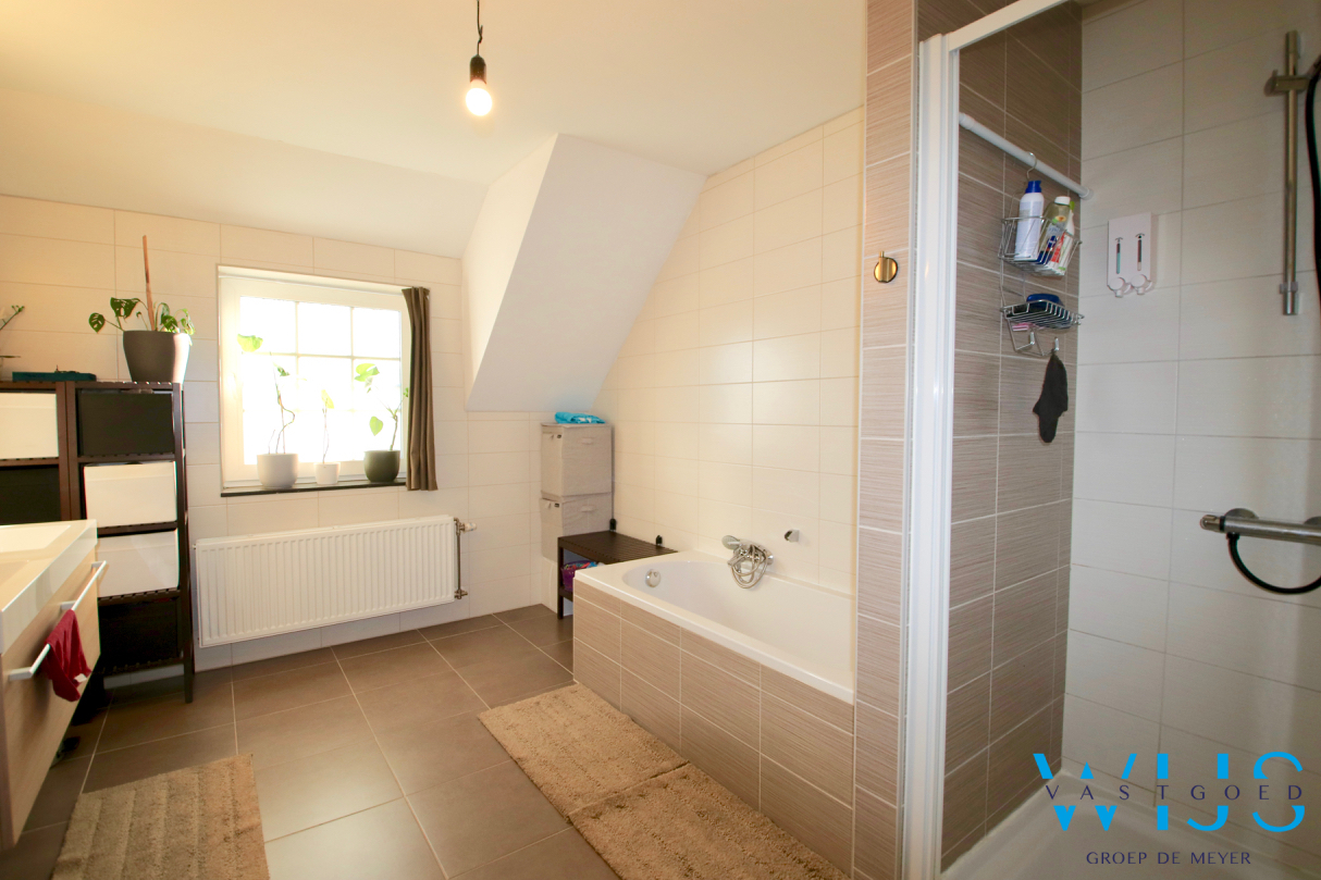 Instapklare woning met 4 slaapkamers ! 