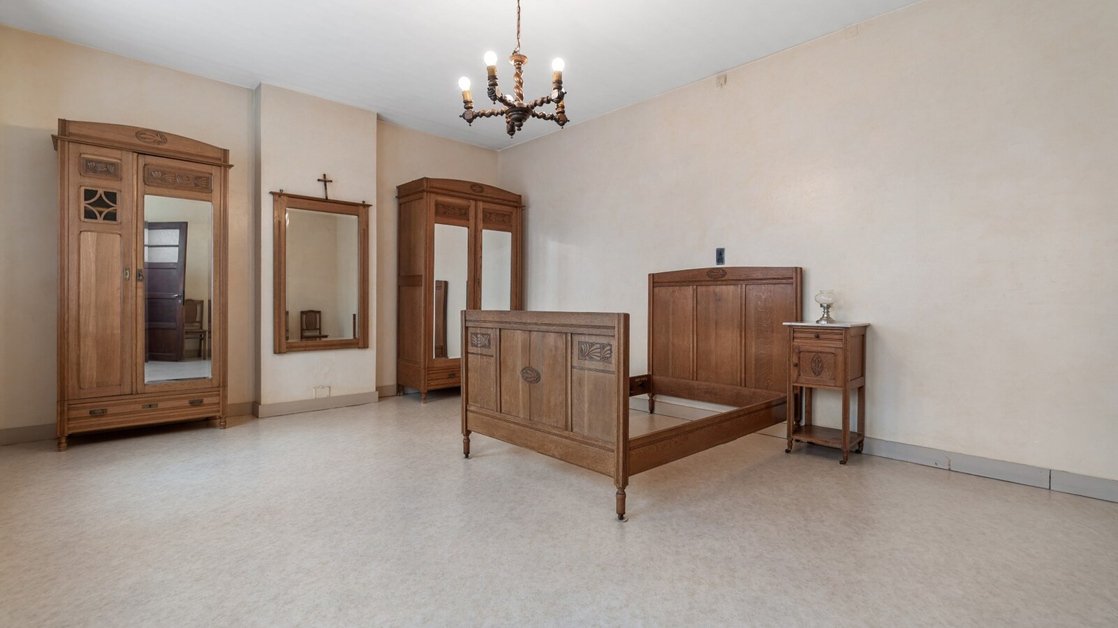 SINT JORIS WINGE - Ruime woning met grote tuin en 4-6 slpk 