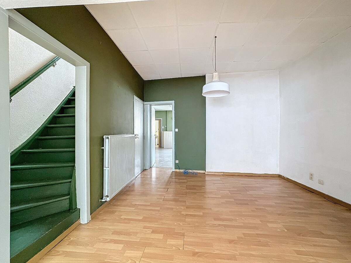 Te renoveren woning met 3 kamers en tuin centrum Herzele 