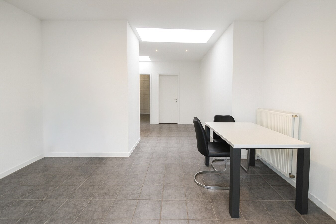 Te koop: Charmante centraal gelegen stadswoning met vijf slaapkamers in hartje Sint-Niklaas! 